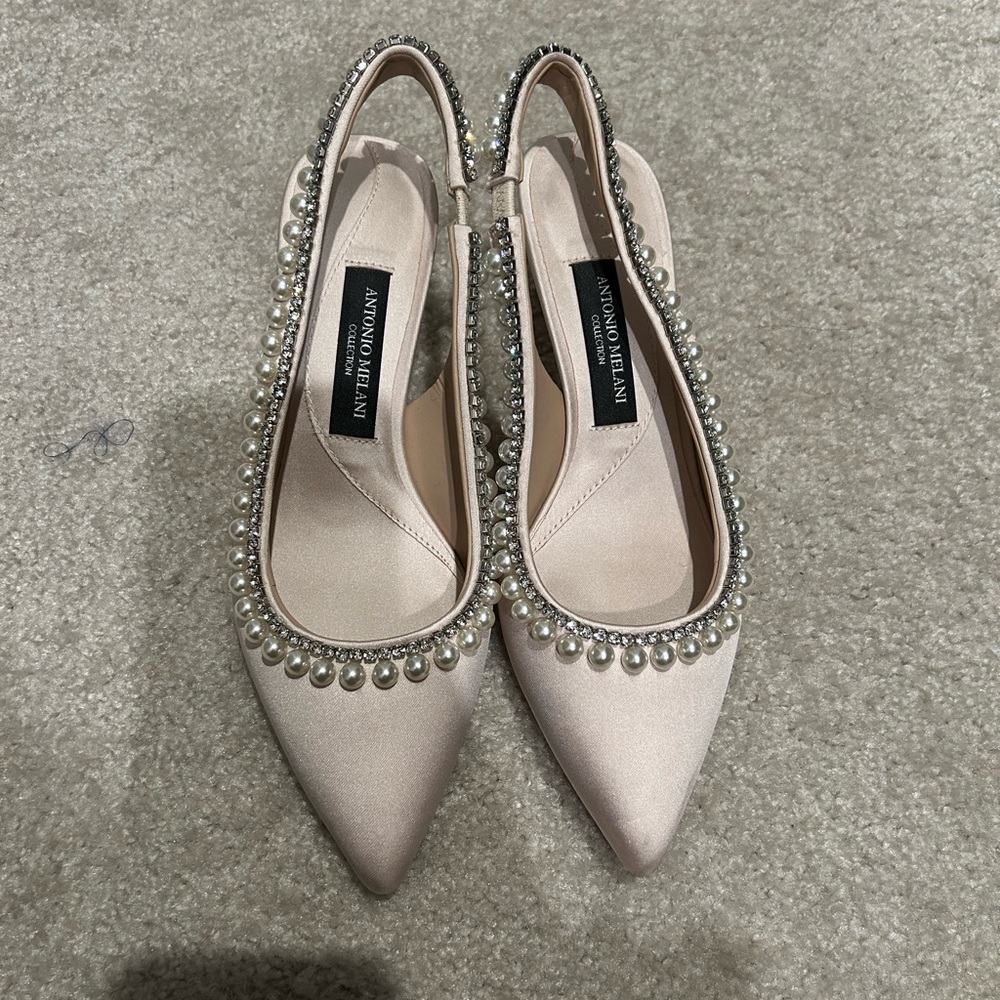 Antonio MELANI kitten heels

New without tags